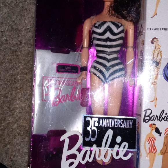 1959 ORIGINAL Barabie & Package. There is Slite, outside packaging wear - Picture 3 of 3